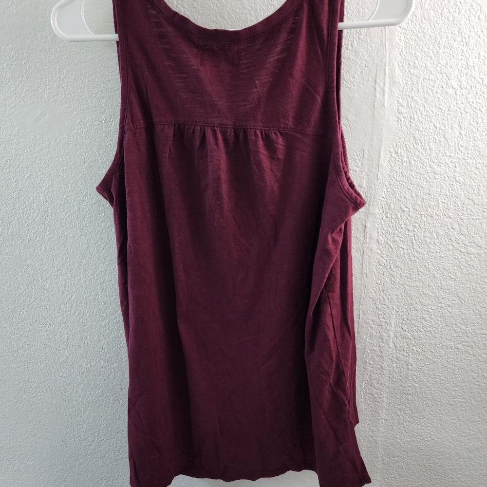 Cute Maroon Sleeveless Top - Picture 2 of 4